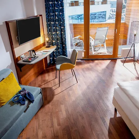 Robinson - Adults Only 4*