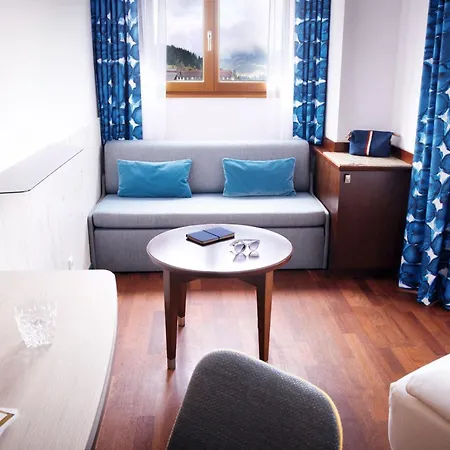 Robinson - Adults Only 4*